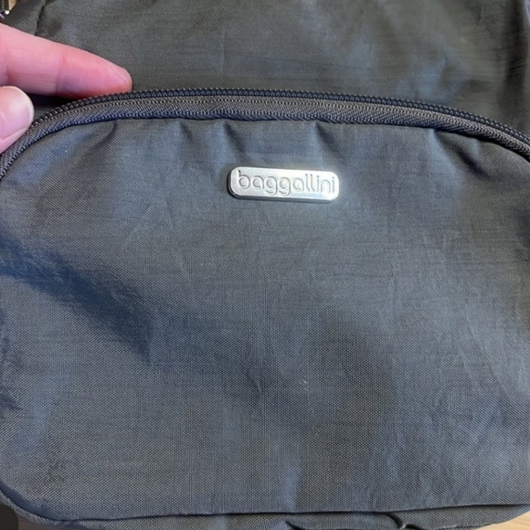 Baggallini small crossbody purse EUC - Picture 2 of 7